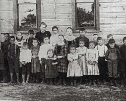 Elsie Chamberlain & her class