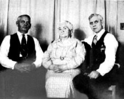 Amelia Ann (Cole) Hayes, wife of Sanford E. Hayes, with her sons Ben (left) and Ralph (right); date unknown | Contributed by Eric Alli Amelia Ann (Cole) Hayes & sons, date unknown
