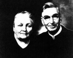 Rev John A McClung & wife F Ethel May (Dorman), date unknown | Contributed by Bill Harrington Rev John A McClung & wife F Ethel May (Dorman), date unknown