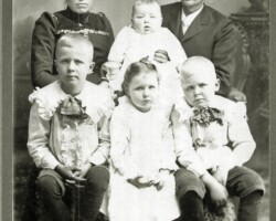 Charlie Poole Family, date unknown | Contributed by Angela Kellogg Charlie Poole Family, date unknown