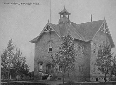 SunHighSch.jpg (21864 bytes)