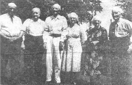 reunion.jpg (55039 bytes)